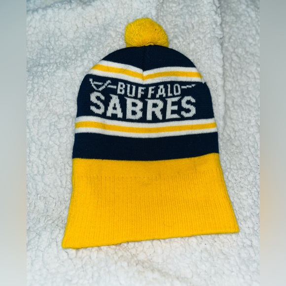 NEW BUFFALO SABRES WINTER CAP - Picture 3 of 3
